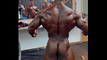 Preview 4 of Jaklena Beeg Com - Bodybuilder masculino pelado