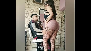 Preview 3 of Lola Reeve Anal - MI AMANTE ESTILISTA ME DEJA PENETRARLA EN LA ESTETICA  Y ME ENCANTA