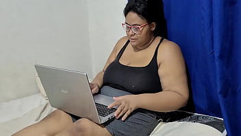 Preview 1 of Desi 49 Com Fucked Videos - Professora recebe seu aluno em casa ele ent&atilde_o fode sua buceta em troca de boa nota e goza em seus peitos