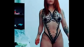 Preview 3 of Golre Holl - Ense&ntilde_ando mini traje