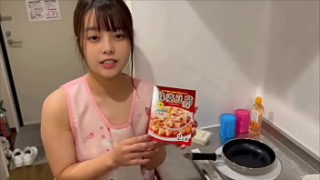 Preview 1 of Daru Daru - 台所に乗ってエプロン姿でオナニーしたらイきまくりました...