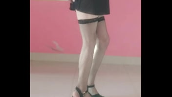 Preview 2 of Overy Cleaning - Chica trans luana,  menea su cuerpo en lenceria