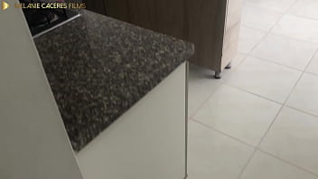 Preview 1 of Colleg Xxx Party - la zorra de mi madrastra me da su culo en la cocina - anal