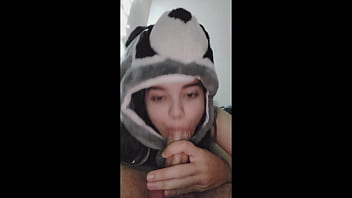 Preview 1 of Mild Titfuck - Novinha meiga engolindo pau no 69 ft. White Moon