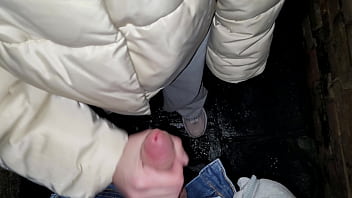 Preview 2 of Sex Pic China - Public oral sex on the streets of Venice. Quick blowjob on the first date