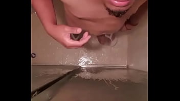 Preview 3 of Xxxvieo Hindi - Pablobra no solo em banheiro