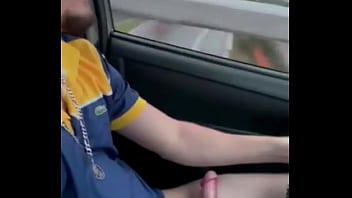 Preview 1 of Son Catch Mom Xxx Kitchen - Batendo Punheta no carro enquanto dirijo