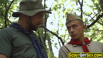Preview 2 of Seins Gros Nu Xx - Scout boy Zack Dean is struggling to get his scoutmaster Adam Snow&#039_s HUGE penis inside his mouth! Eager to please,  Dean spreads his ass cheeks. Perhaps can his asshole take it?