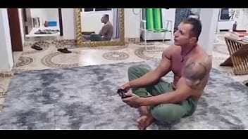 Preview 1 of Xxx Miakhil - Tava jogando meu game minha mulher quase quebrou meu videogame para eu poder comer ela gostoso