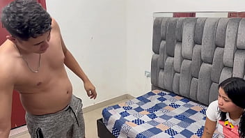 Preview 1 of Big Cook Gang Fuck Mon - mi t&iacute_mida hermanastra me pide que la coja antes de salir con su novio