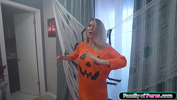 Preview 2 of Hd Sexy Com - Wanna hear how I made my stepmom squirt?