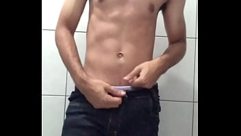 Preview 1 of Versi Fuul - NOVINHO EXIBIDO MOSTRANDO SEU PAUZ&Atilde_O