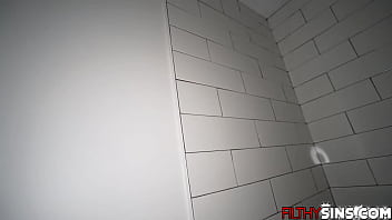 Preview 2 of Pahubad Coom - Bathroom fuck sesh with the stepsiblings Johnny Love and Gem Jewels trying to take away the fright from ghosts