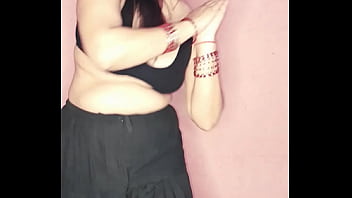 Preview 2 of Hony Busty - Puja nude dance