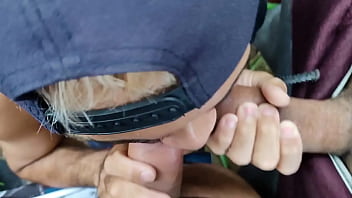 Preview 3 of Negro Fucking White Girl Anal - Japones mamando dois brasileiros nas trilhas do amor em parque
