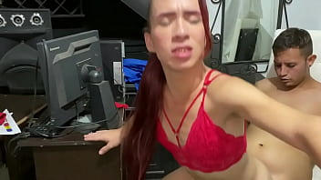Preview 4 of Indian Hijra Xxx - me rompe mi garganta mi hijastro en plena noche de navidad