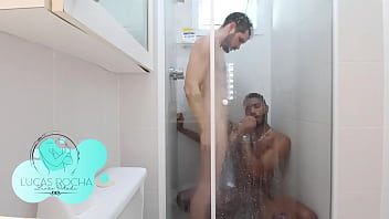 Preview 2 of Miyabi Masturbasi - Dancarino safado tomando banho com o Lucao