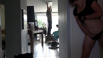 Preview 2 of Airhosts Sex Video - Comme une envie de me taper l&#039_&eacute_lectricien - Dazzlingfacegirl full video 42 min on MYM