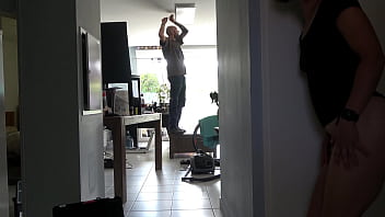 Preview 1 of Airhosts Sex Video - Comme une envie de me taper l&#039_&eacute_lectricien - Dazzlingfacegirl full video 42 min on MYM