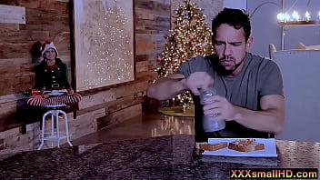 Preview 3 of Mutfilim Sex - My Christmas Gift 2023 - I would just be a Christmas Gift doll,  but when he sucked my pussy I came to life to fuck on Christmas night