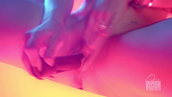 Preview 2 of Uzy Jr - Luna Luxxx Glows As She Fucks Herself