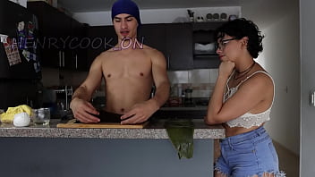 Preview 2 of Xxx Zoo Sex Girl - Making Hallacas and then blowjobs