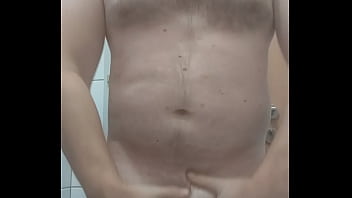Preview 1 of Indian Sex Video3gp - VID 428 Ma masturbez si imi beau pisaul (3min)