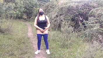 Preview 4 of Naughty America Sex Videos - Madrastra Amateur En El Bosque Con Su hijastro Se Exhibe Y Se Deja Tocar Las tetas,  El Culo Y Su Enorme Cameltoe Desi Bhabhi