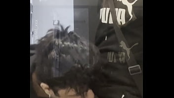 Preview 2 of Nice Handjob To Dad - ME MAMOU E METEU NO PELO NO BANHEIRO DO CINEMA