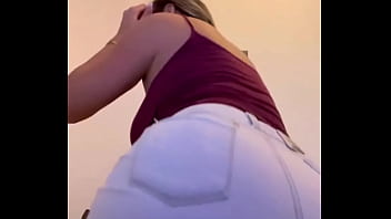 Preview 2 of Indo Dres Hot - Fazia tempo que n&atilde_o dan&ccedil_ava um funk rsrsPreciso gravar um desse s&oacute_ que pelada e sentando numa rola gigante,  quem se ha...