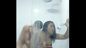 Preview 4 of Bigg Hips - Me Folle una Seguidora en Navidad