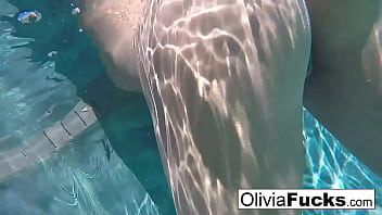 Preview 3 of Tamil Hd Sex Dino - Horny Olivia plays with her pussy underwater