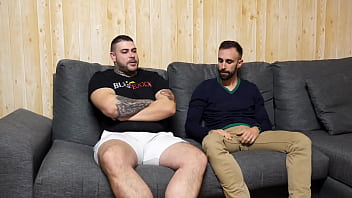 Preview 3 of Johnny Sins Bus Porn - Mi amigo HETERO me folla el culo por PRIMERA VEZ