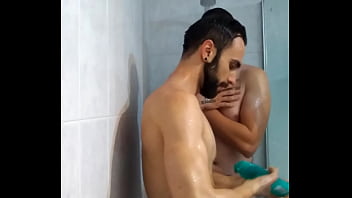 Preview 2 of Nude Lust Teen Videos - Me doy una ducha con mi amigo HETERO