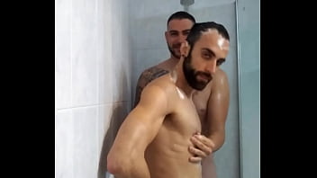 Preview 3 of Nude Lust Teen Videos - Me doy una ducha con mi amigo HETERO