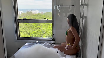 Preview 1 of Xxxsex Sunny Leone - Uma turista perfeita na jacuzzi - Sunset Fucking Cowgirl