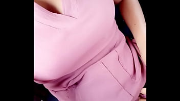Preview 4 of Sanilion Sex Mp4 - ENFERMERA ZORRA SE TREPA AL VEHICULO DEL GOBIERNO Y ASISTE A DAR UNA CONSULTA INDEPENDIENTE A PACIENTE MUJERIEGO,  LA ZORRA SE DEJA TOCAR LA VAGINA EN EL CARRO. PORNO DE ENFERMERA REAL