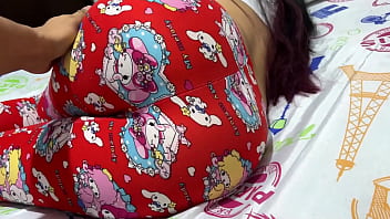 Preview 1 of Gina Gerson Toilet - Hijastra Tiene un Gran Culo Provocativo Padrastro no Puede dejar de Ver - Video Amateur Casero