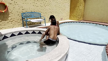 Preview 1 of Black Initiation - PAREJA DE LATINOS ES PILLADA FOLLANDO EN LA PISCINA DE RECONOCIDO HOTEL DE GUADALAJARA