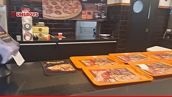 Preview 2 of Hot Sex Nlon - Pediu uma pizza e acabou fodendo com entregador