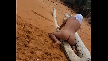 Preview 4 of Sylvan Chut Ki Video - Ladysilva  pelada na praia querendo um macho para fuder