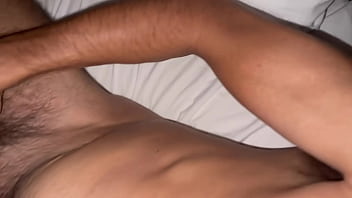 Preview 1 of Brutal Crachat - Casado e super dotado mamou pica grossa at&eacute_ sair leite