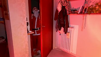 Preview 2 of Big Virl Timing - Christmas anal part 1