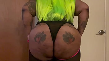 Preview 2 of 8 Xxxmoves - This Ass Heavy️