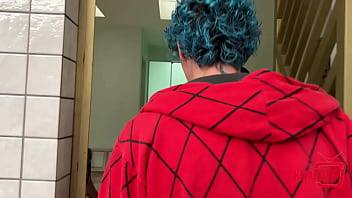 Preview 1 of B Grade Sex Vedio - Cliente gostosa nos levou pro quarto pra mostrar o defeito da internet e ficou peladinha louca por pirocada