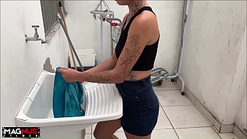 Preview 1 of Ferro Network Pornolar - Dona de casa fazendo boquete para desconhecido
