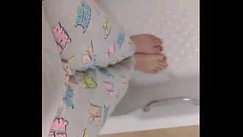 Preview 3 of Grand Pasex - Compilation pee in pajamas