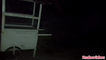 Preview 2 of Whatsapp Webcams - Levo minha esposa para passear sem calcinha na praia de noite!