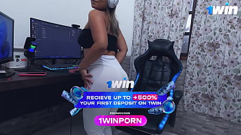 Preview 1 of Nicottel Siya - Olha o tamanho dessa bunda brasileira !