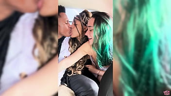 Preview 1 of Bunny Mom - SURUBA BEM GOSTOSA DURANTE UMA VIAGEM DENTRO DO CARRO